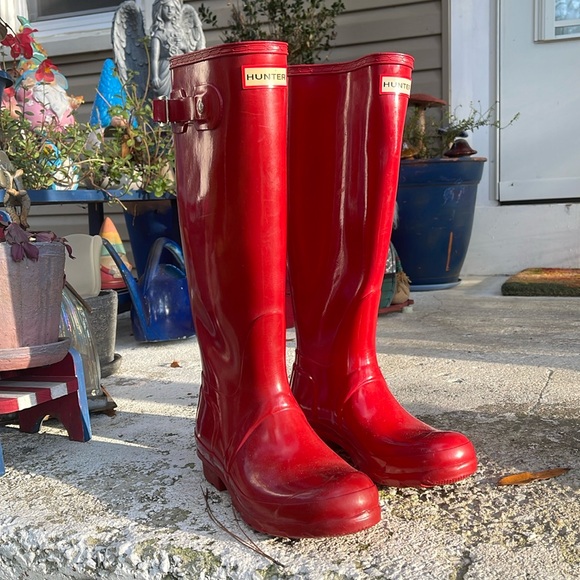 Hunter - Red Tall Gloss Rainboots - 6 - Picture 1 of 6